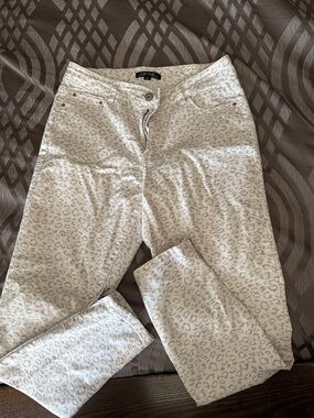 CHARLIE B Cream Leopard Skinny Jeans